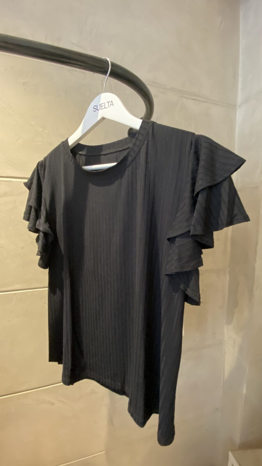 Remera Volado  Negra