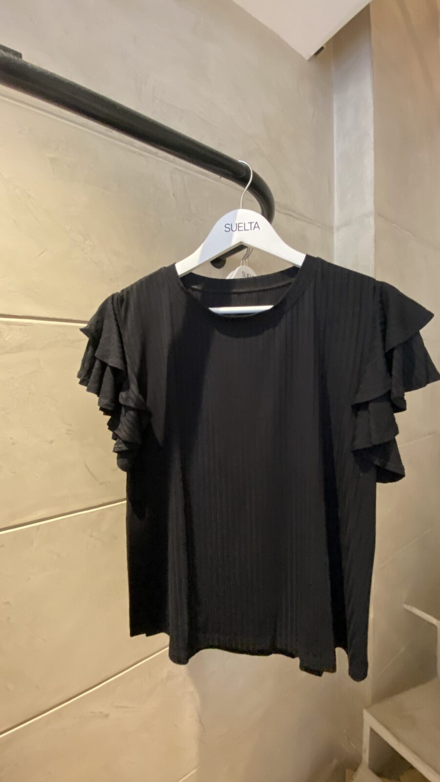 Remera Volado  Negra - Imagen 2