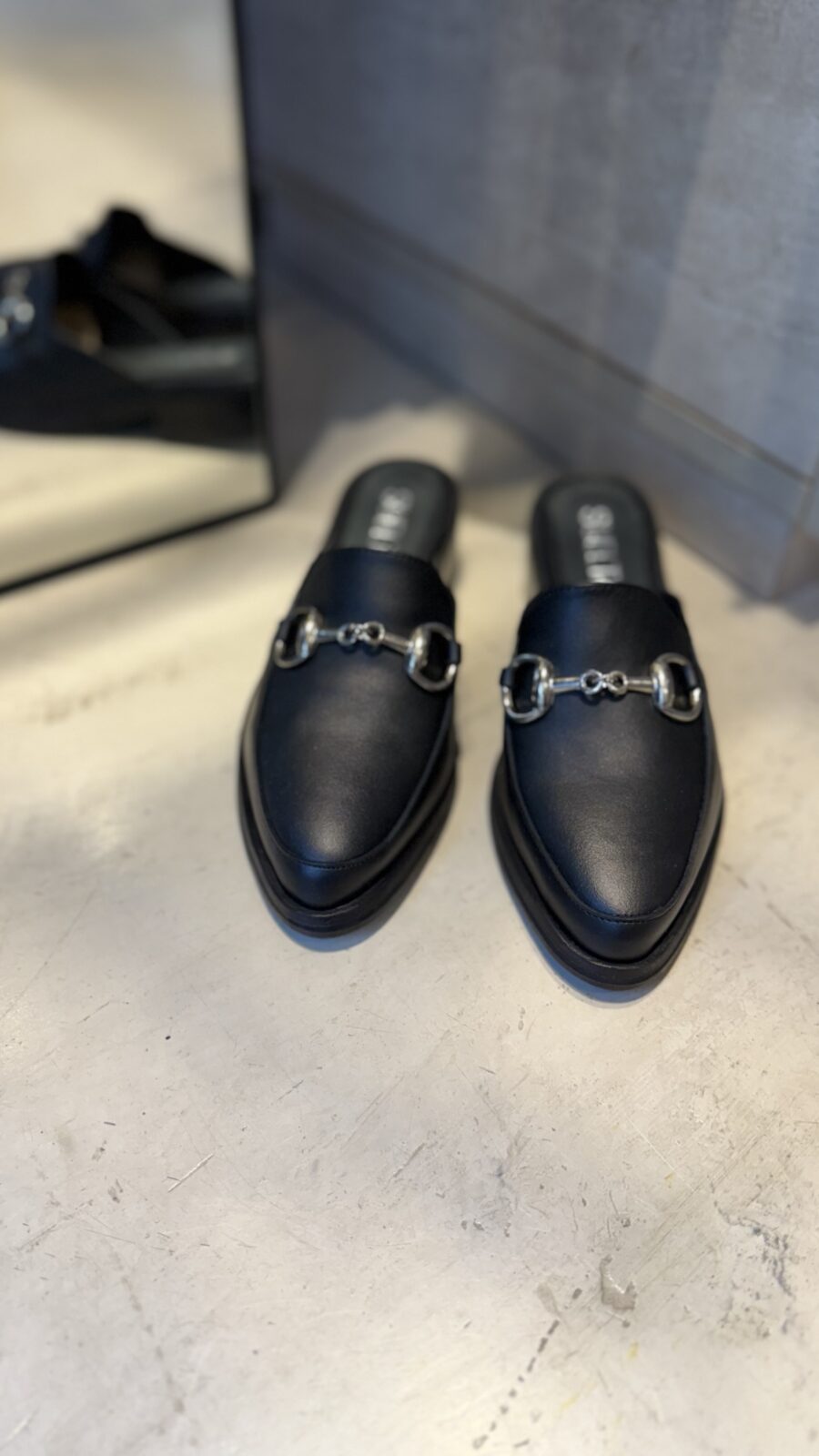 Slipper Edgar Negras